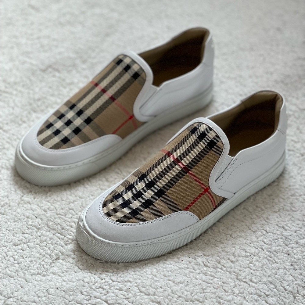 Burberry Women Salmond slip on sneakers